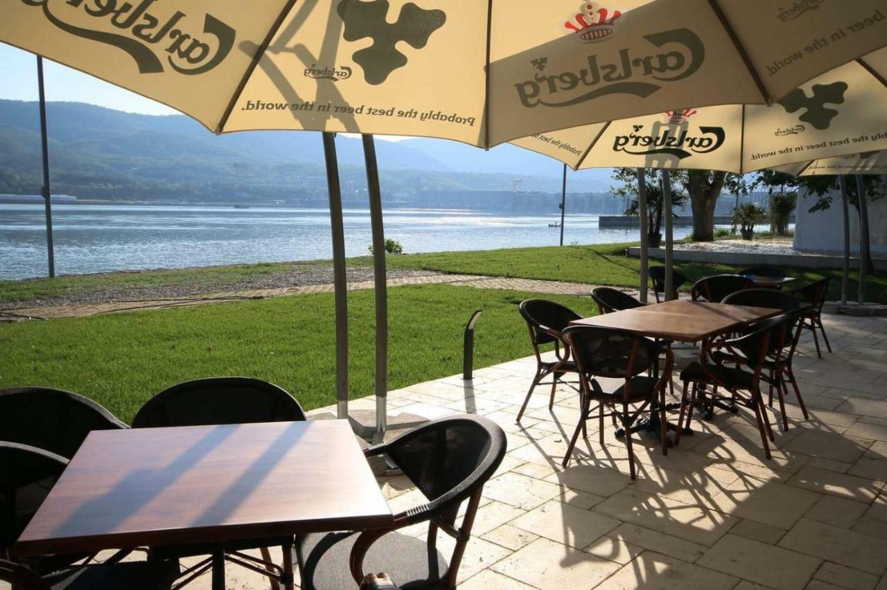 Riviera By Queens Hotel And Resort Gura Văii Kültér fotó