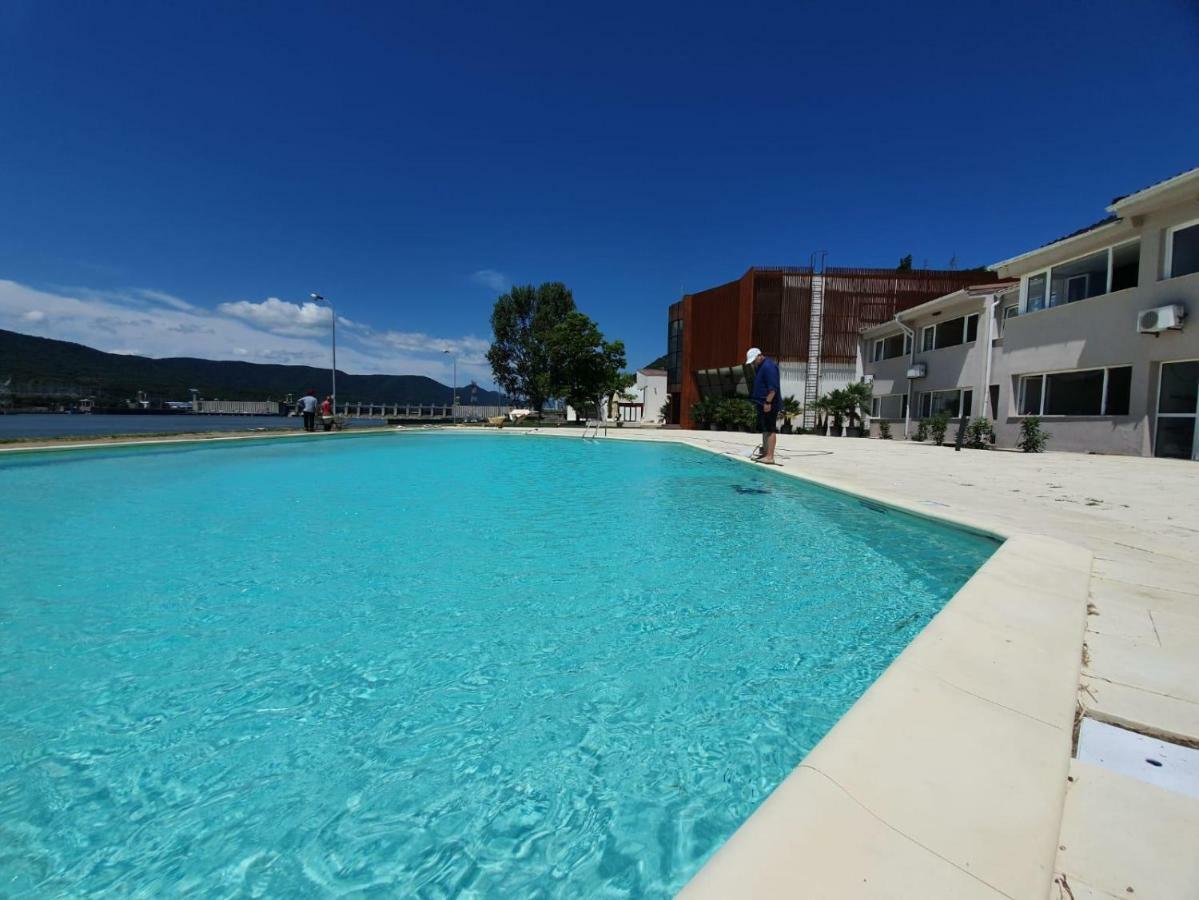 Riviera By Queens Hotel And Resort Gura Văii Kültér fotó
