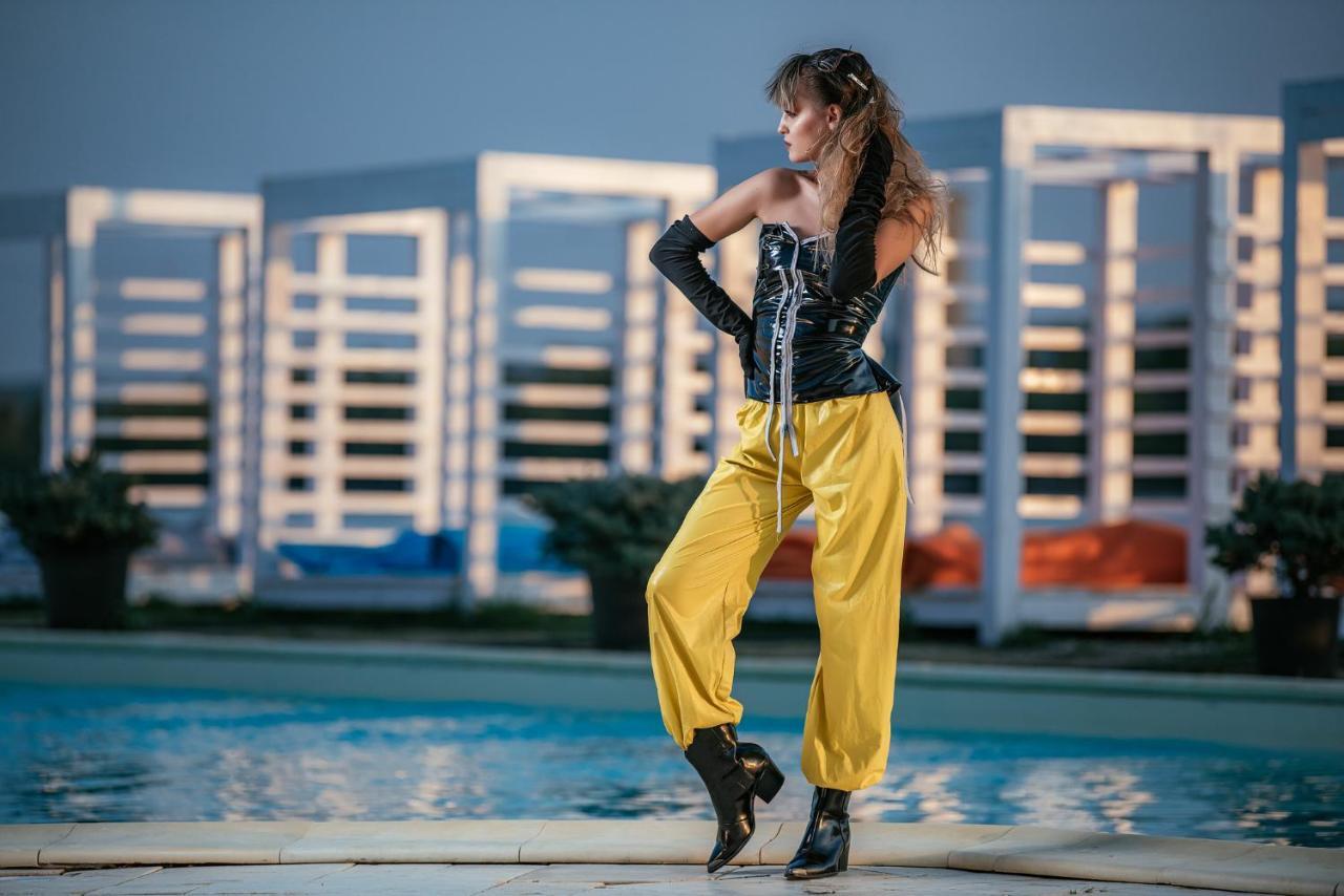 Riviera By Queens Hotel And Resort Gura Văii Kültér fotó