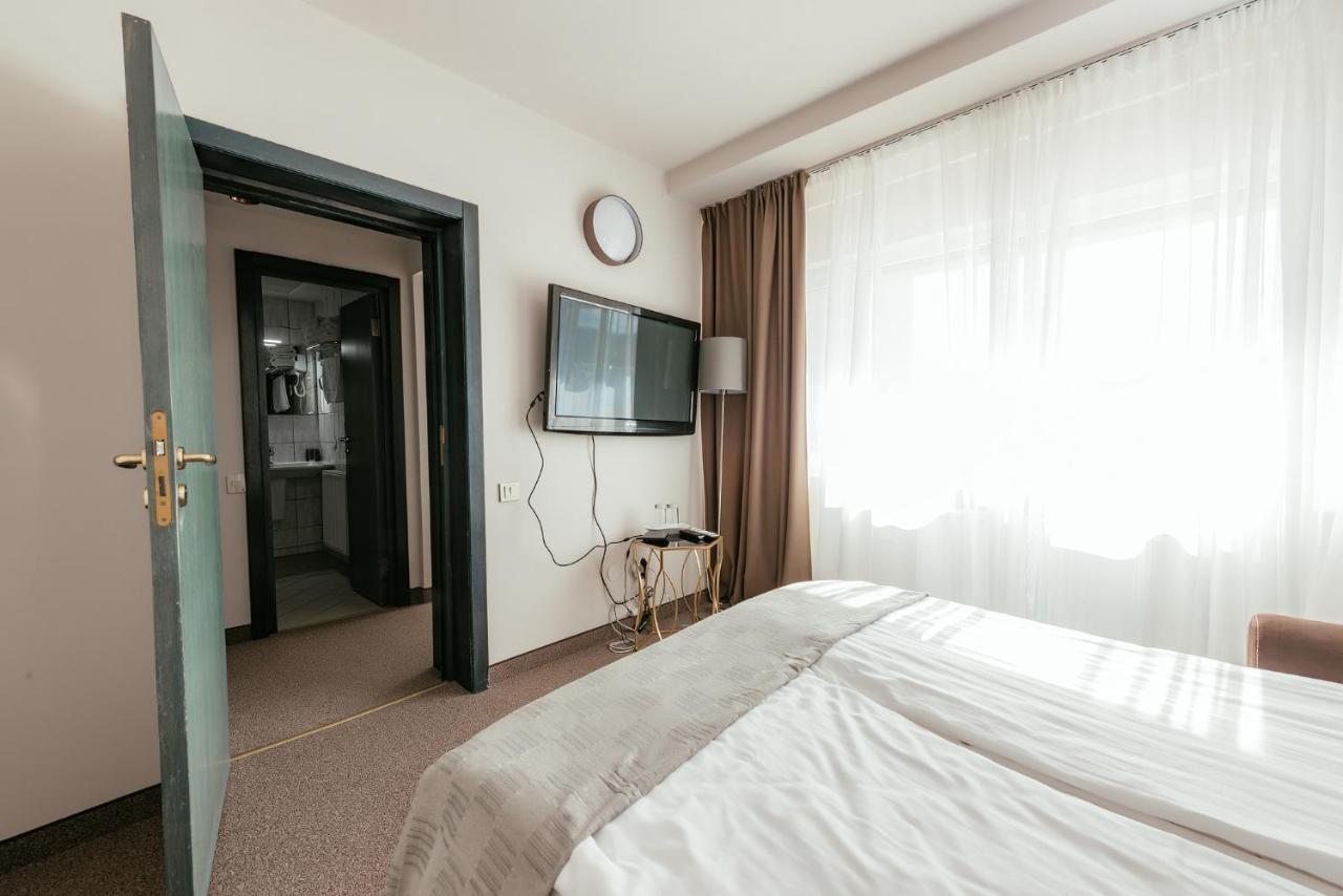 Riviera By Queens Hotel And Resort Gura Văii Kültér fotó
