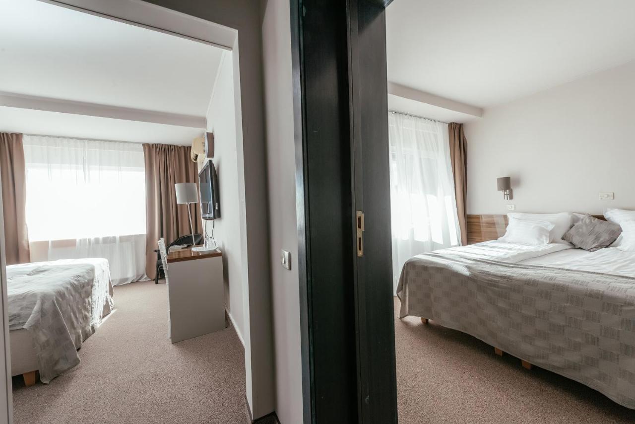 Riviera By Queens Hotel And Resort Gura Văii Kültér fotó
